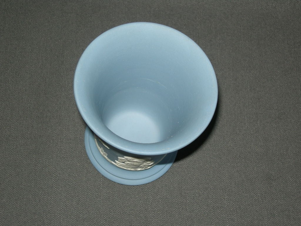 Wedgwood Jasperware blauw 085. vaasje