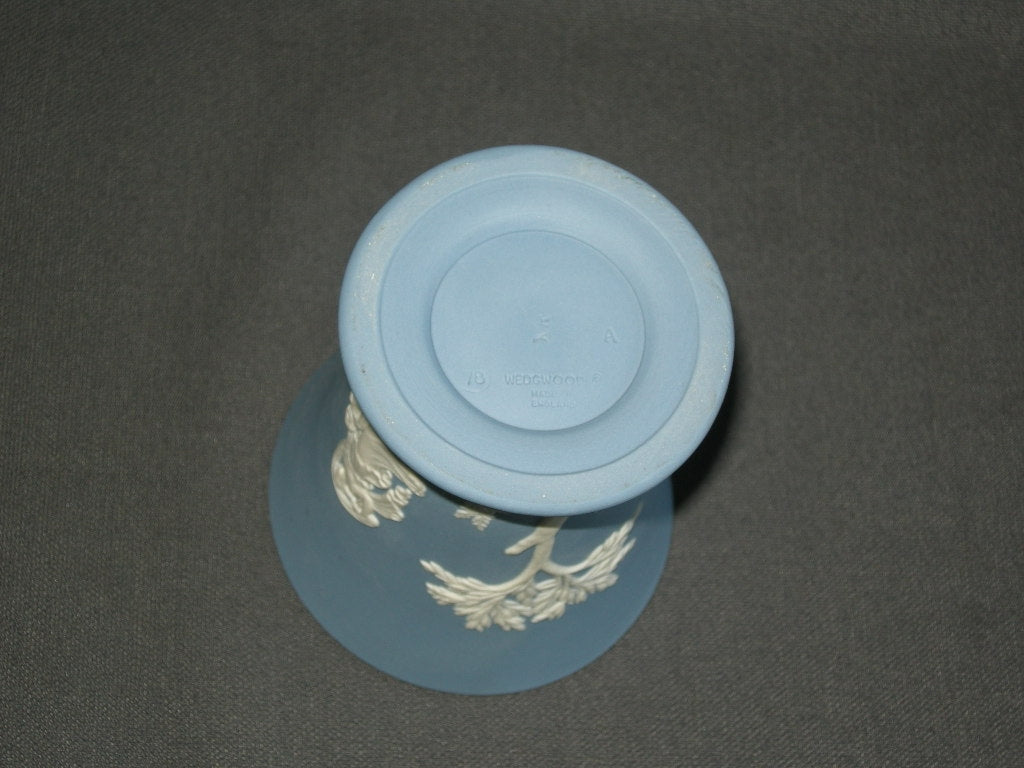 Wedgwood Jasperware blauw 085. vaasje