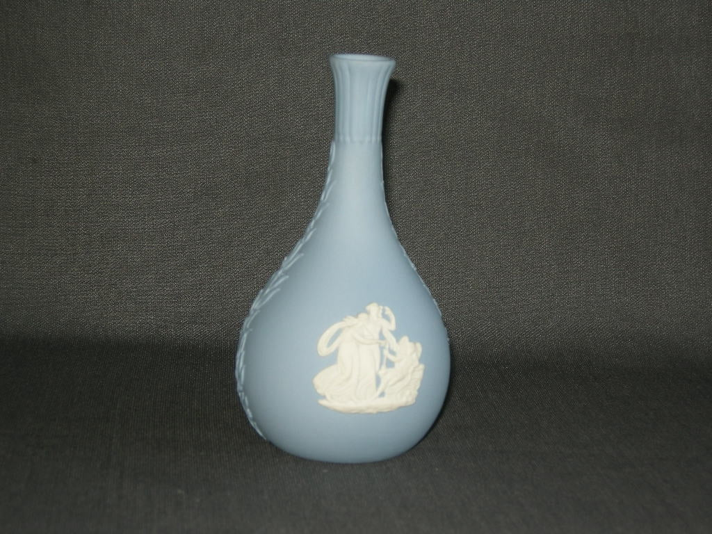 Wedgwood Jasperware blauw 087. vaasje