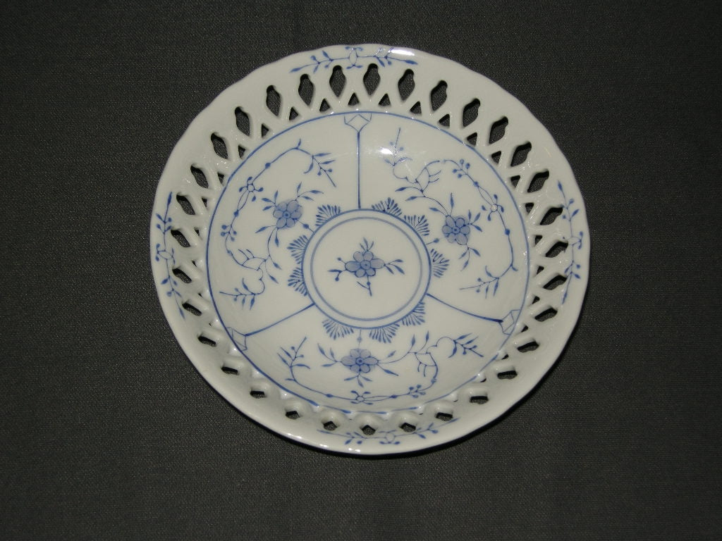 August Warnecke Friesisch Blau ajourschaaltje
