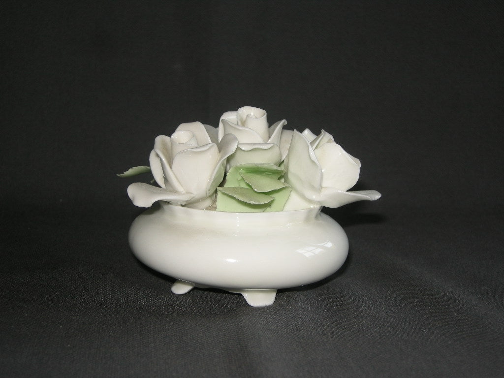 Royal Albert diverse 002. bloemstukje wit - lichtgroen