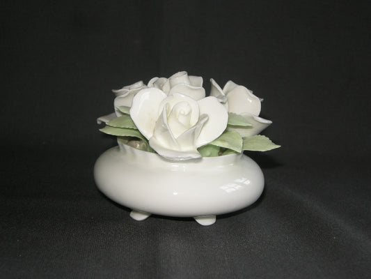 Royal Albert diverse 002. bloemstukje wit - lichtgroen