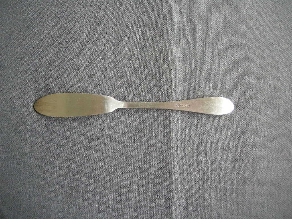 Gero verzilverd model 618 puntfilet botermesje