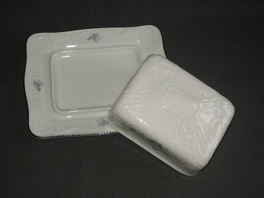 Rosenthal Sanssouci spierwit met blauw / grijze bloemetjes botervloot