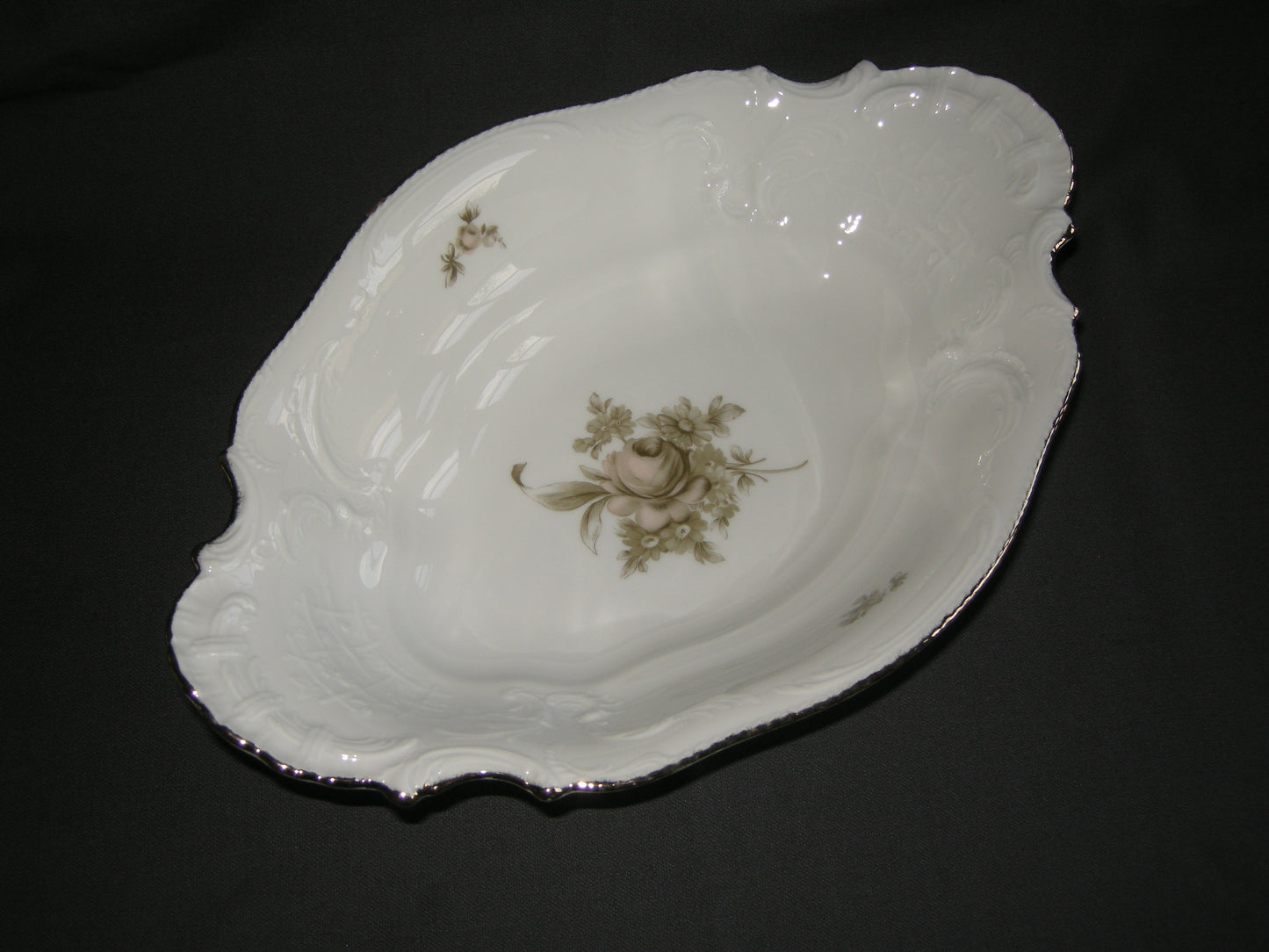 Rosenthal Sanssouci spierwit met bruin/rose roos + goudkleurig randje broodschaal