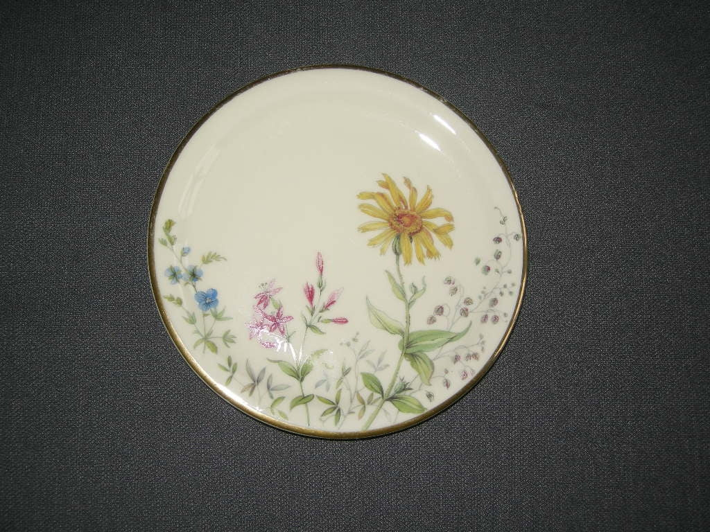 Krautheim Wiesengrund & Bergeshöh'n cakebordje O12,5 cm. decor gele bloem