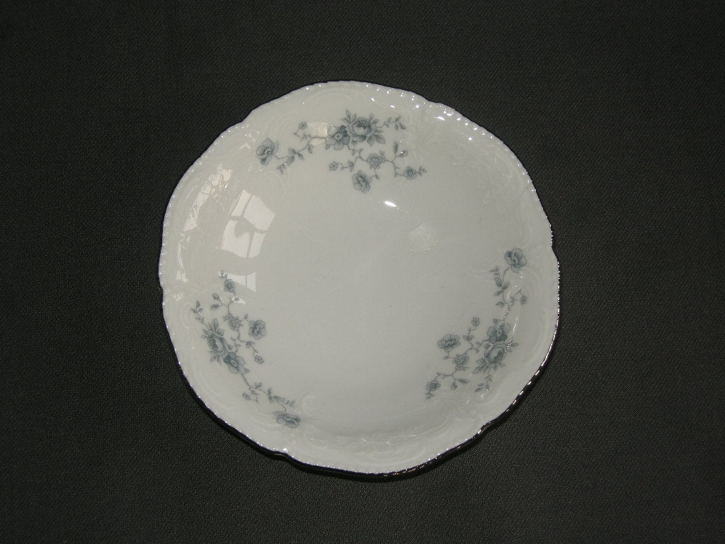 Rosenthal Sanssouci spierwit met blauw / grijze bloemetjes compoteschaaltje