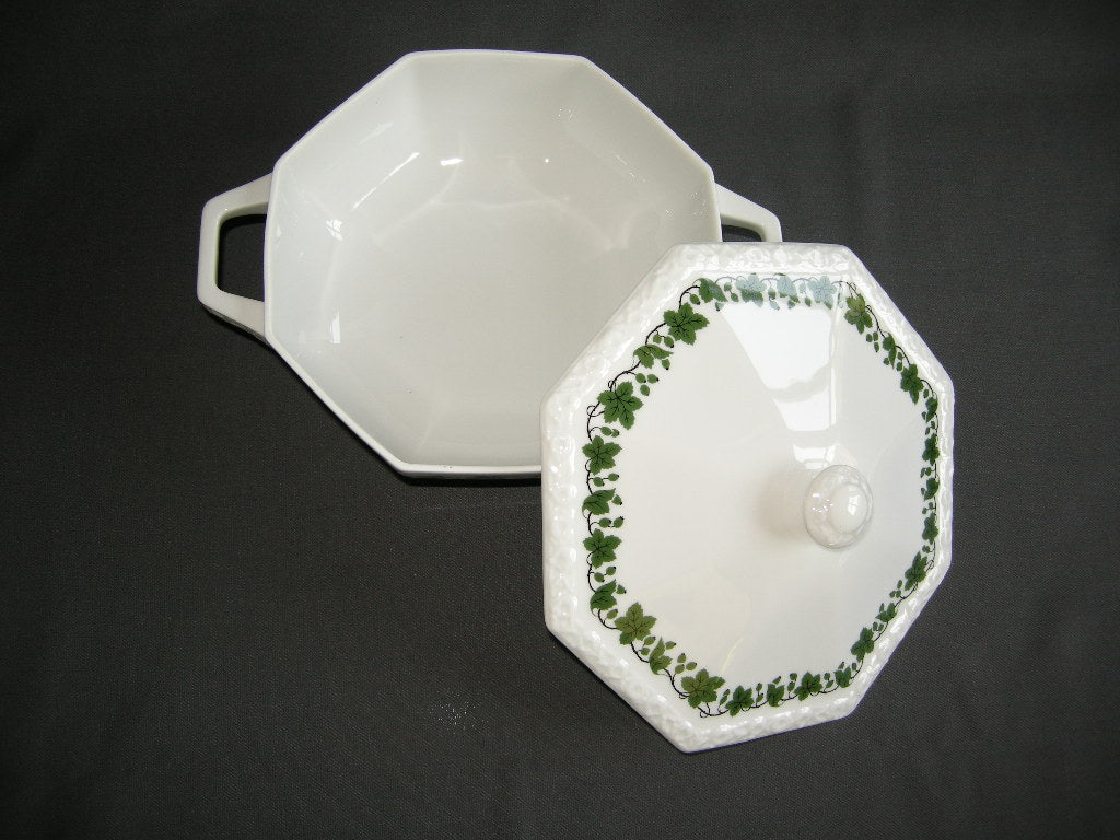 Rosenthal Maria Stachelbeere / Grandeur dekschaal 18,5 x 18,5 cm.