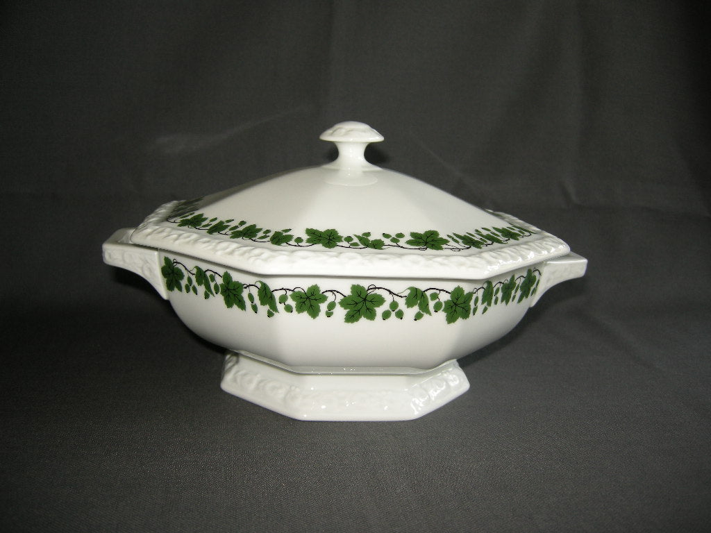 Rosenthal Maria Stachelbeere / Grandeur dekschaal 18,5 x 18,5 cm.