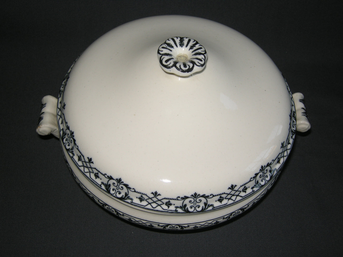 Wedgwood Moustiers dekschaal
