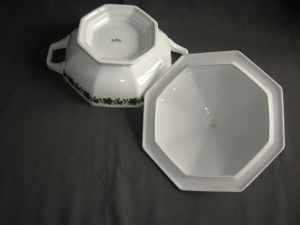 Rosenthal Maria Stachelbeere / Grandeur dekschaal 21 x 21 cm.