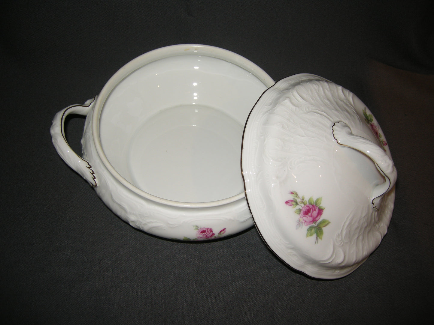 Rosenthal Sanssouci spierwit rose pioenroos met goudkleurig randje dekschaal