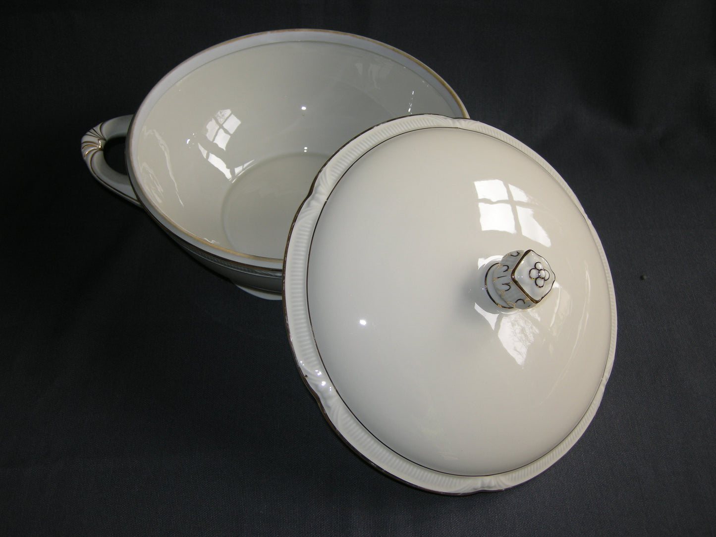 ZehScherzer 03908 roomwit relief / goud dekschaal