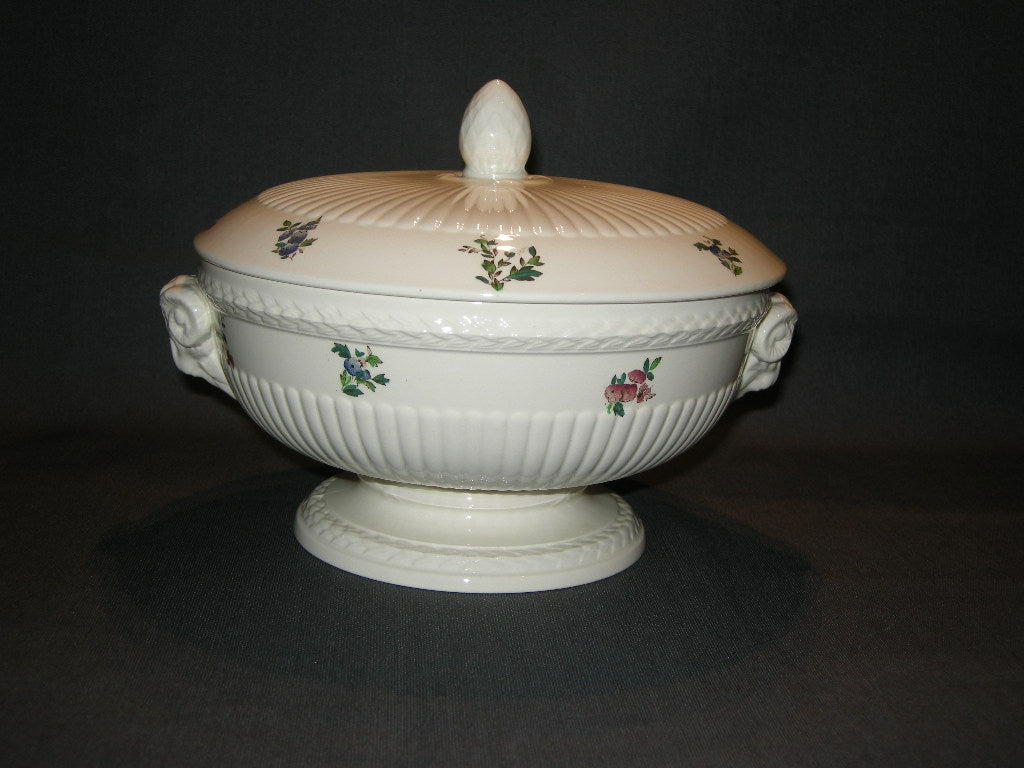 Wedgwood Conway dekschaal O20,5 cm.