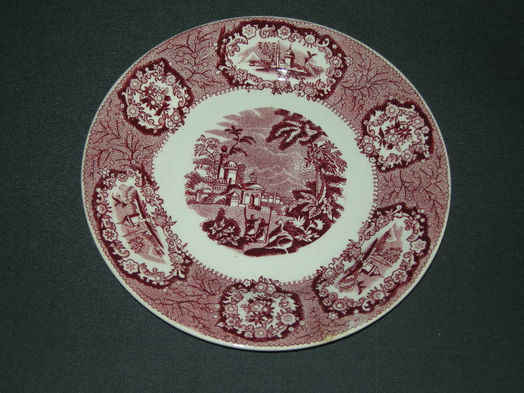 Petrus Regout Oriental rood dinerbord