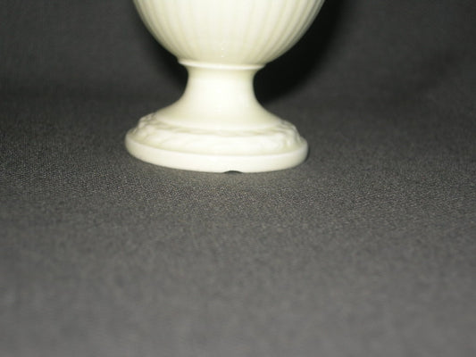 Wedgwood Edme plain eierdopje met kleine beschadiging