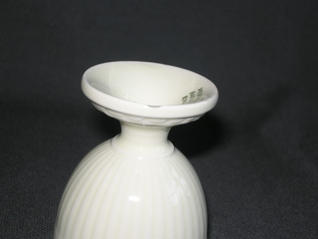 Wedgwood Edme plain eierdopje met kleine beschadiging