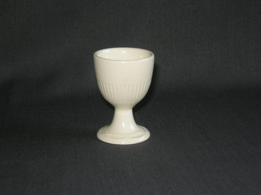 Royal Creamware Recamier eierdopje
