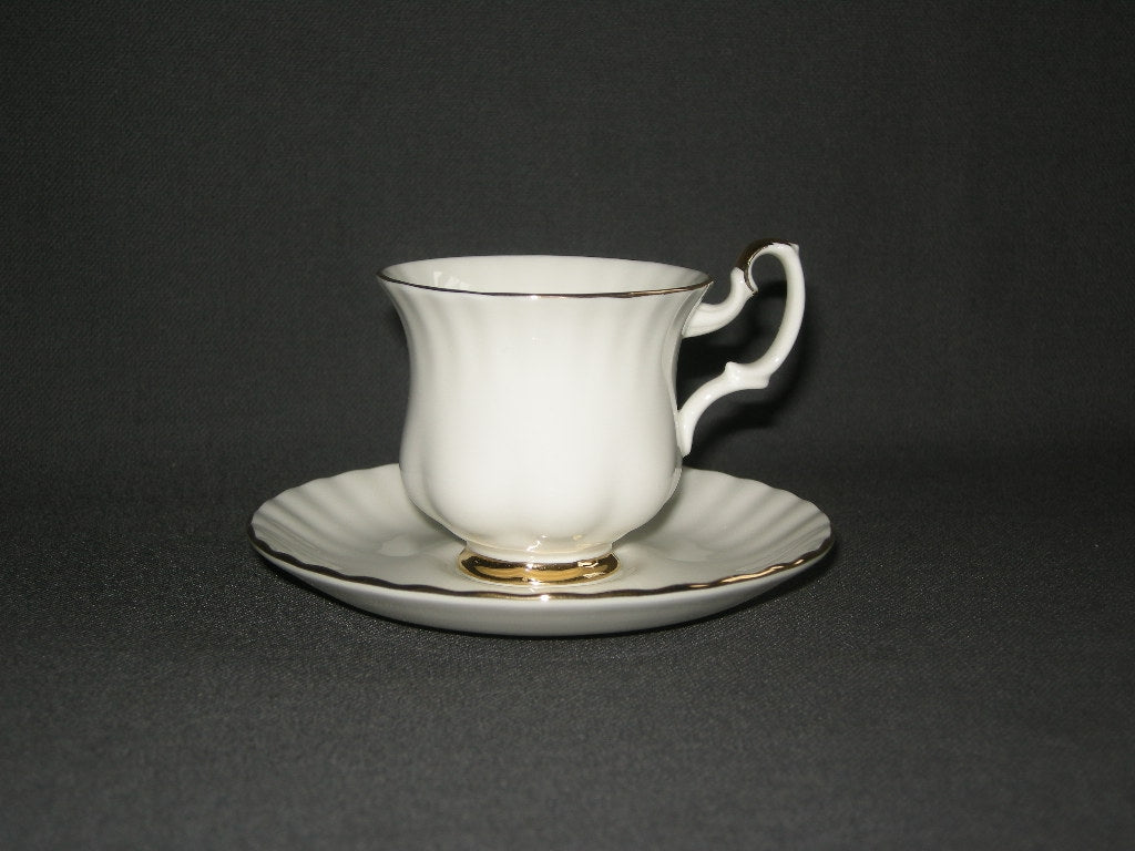 Royal Albert Val d'Or espressokop en schotel