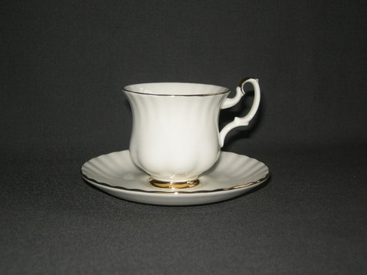 Royal Albert Val d'Or espressokop en schotel