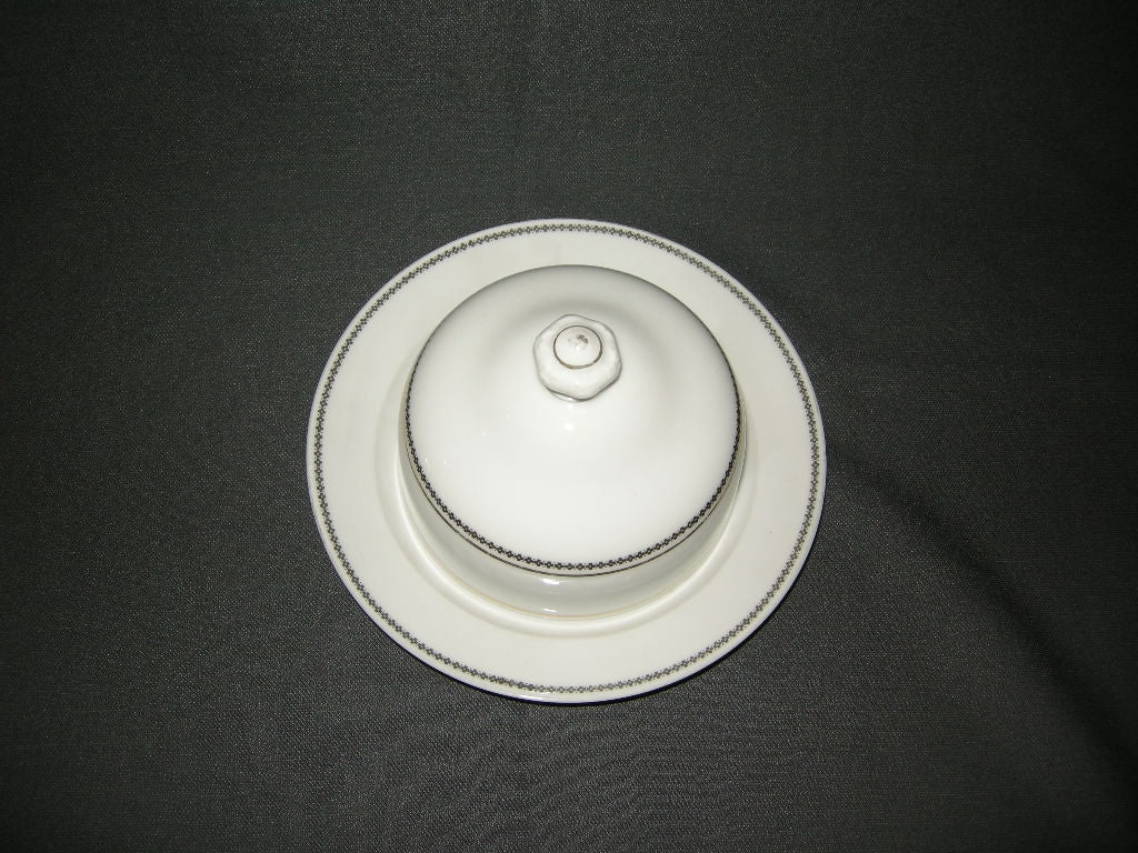 Rosenthal 155 630 wit met zwart geblokt décorrandje botervloot