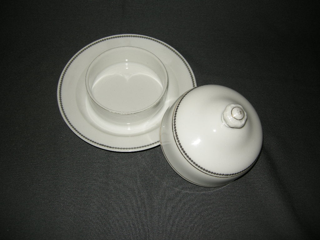 Rosenthal 155 630 wit met zwart geblokt décorrandje botervloot