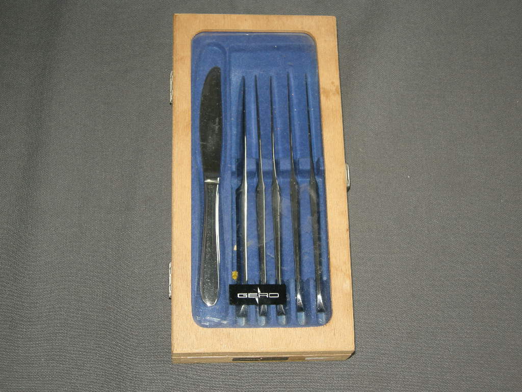 Gero Zilmeta model 718 puntfilet fruitmesjes 15,5 cm. in houten kistje