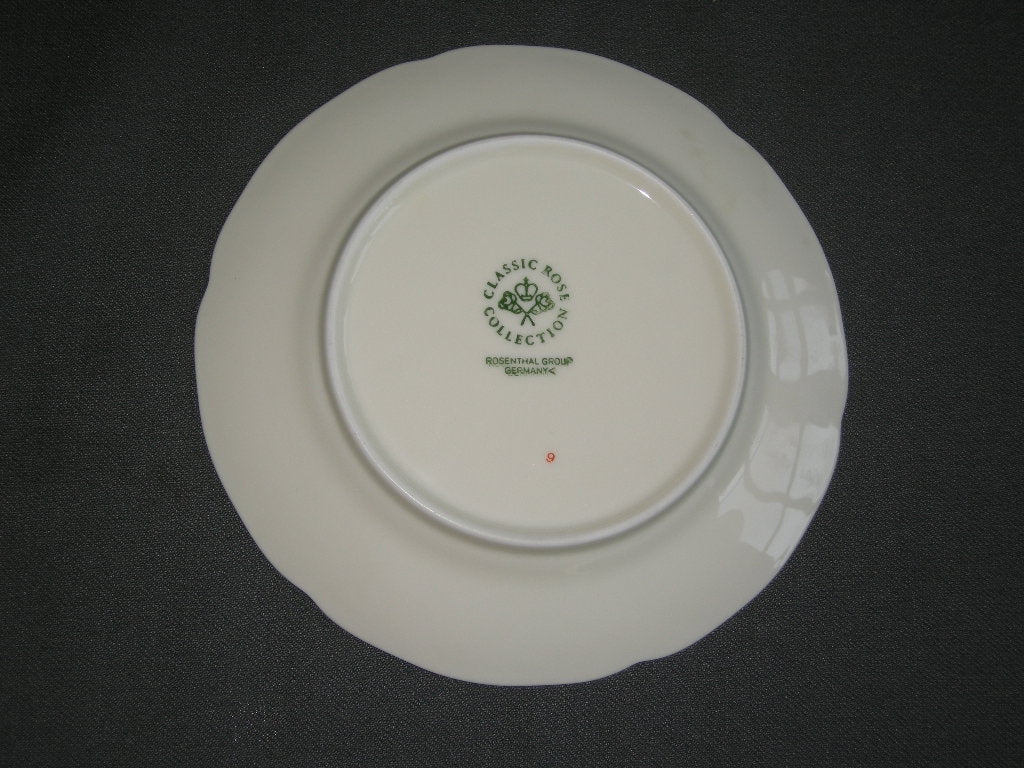 Rosenthal Sanssouci roomwit met rozenknop gebaksbordje O15,8 cm.