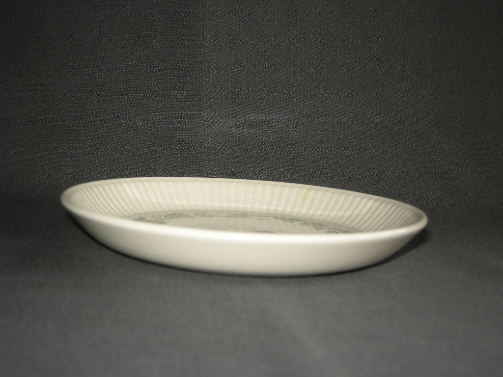Wedgwood Stratford gebaksbordje met opstaande rand
