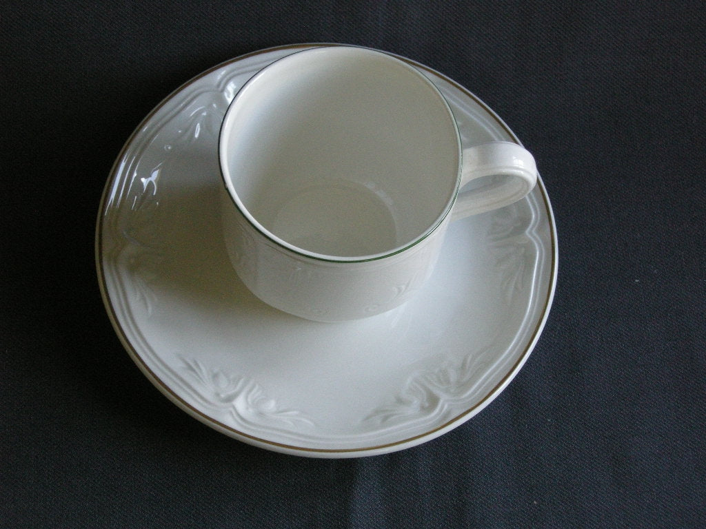 Villeroy & Boch Cortina 2000 wit met groen / goud randje kop & schotel