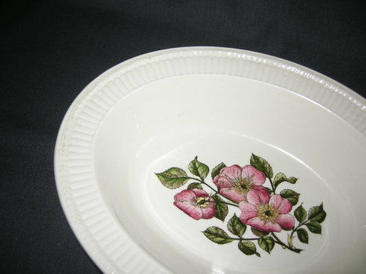 Wedgwood Briar Rose groenteschaal 26,5 x 20,5 x 5,5 cm met vlekjes