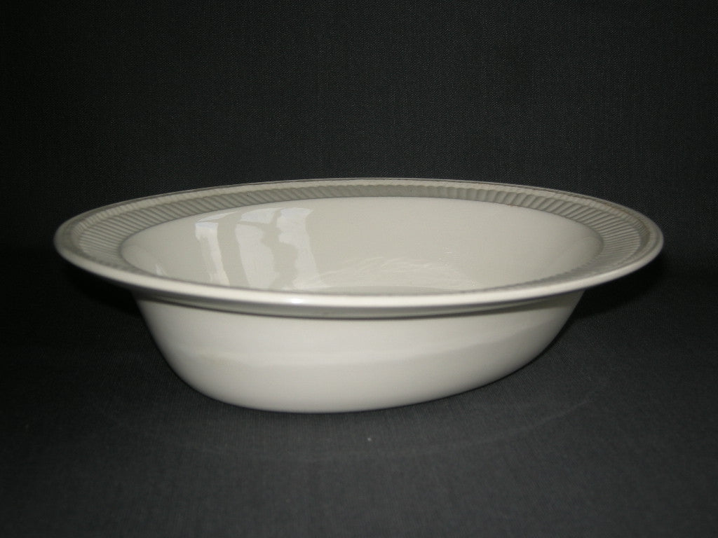 Wedgwood Briar Rose groenteschaal 26,5 x 20,5 x 5,5 cm met vlekjes