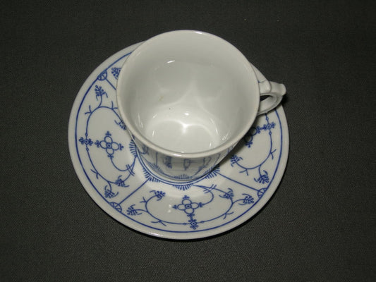Jäger Blau Saks koffiekop & schotel O8 hoogte 8 cm. diepe schotel 14 cm.