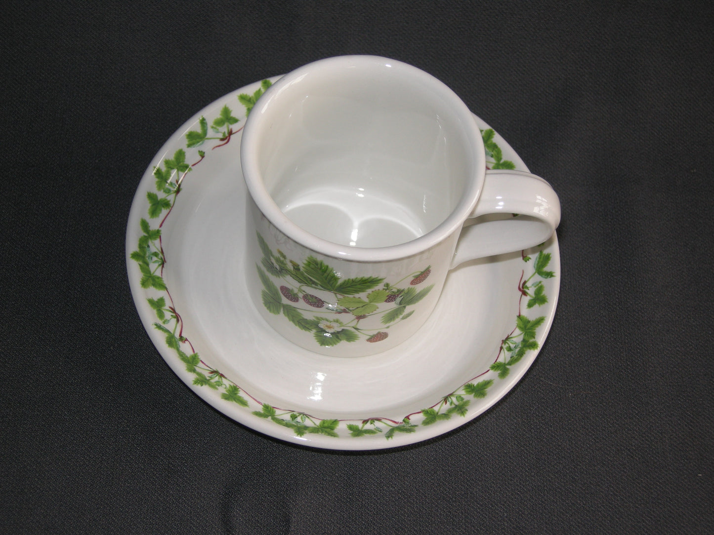 Portmeirion Summer Strawberries koffiekop & schotels met mankementjes