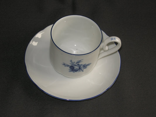 Seltmann & Weiden spierwit met blauwe bloem (D.E.) kop & schotel