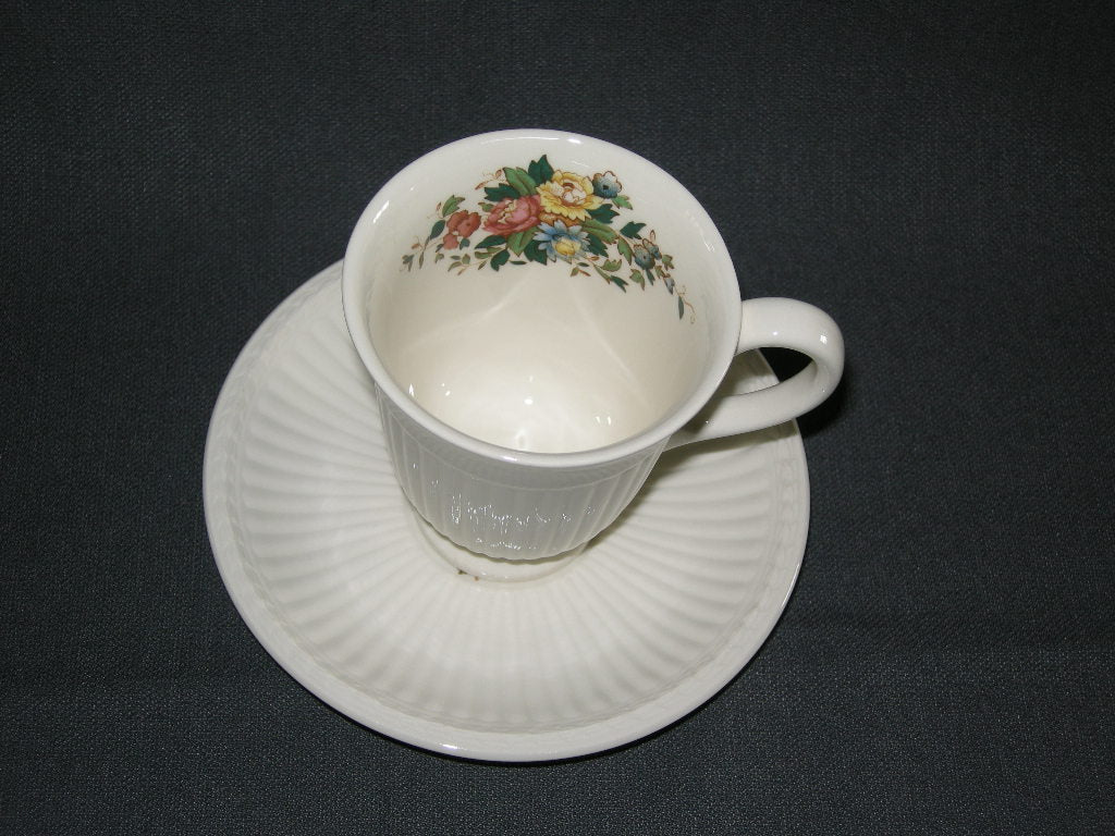 Wedgwood Conway koffiekop & schotel hoog