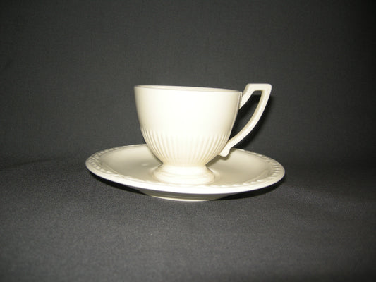 Royal Creamware Recamier koffiekop & schotel laag