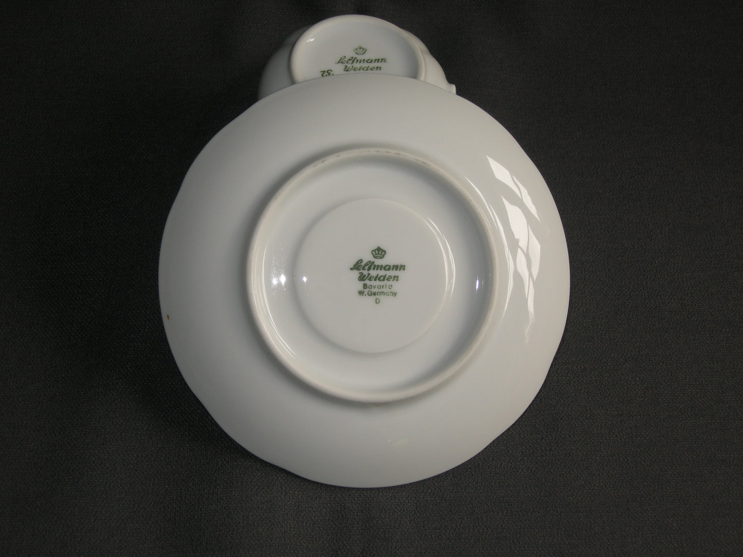 Seltmann & Weiden spierwit met blauwe bloem (D.E.) schotel O13 cm.