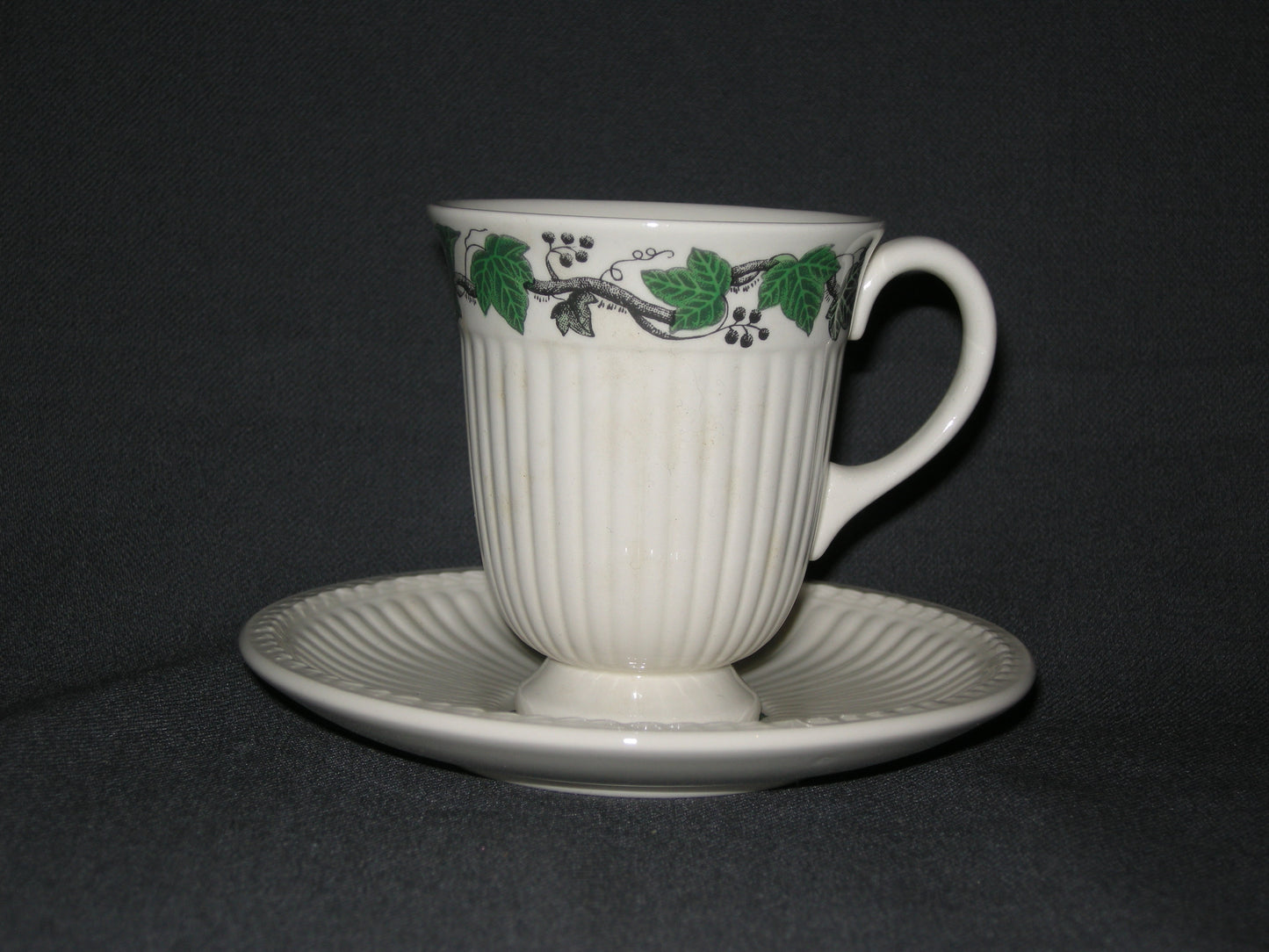 Wedgwood Stratford koffiekop & schotel hoog