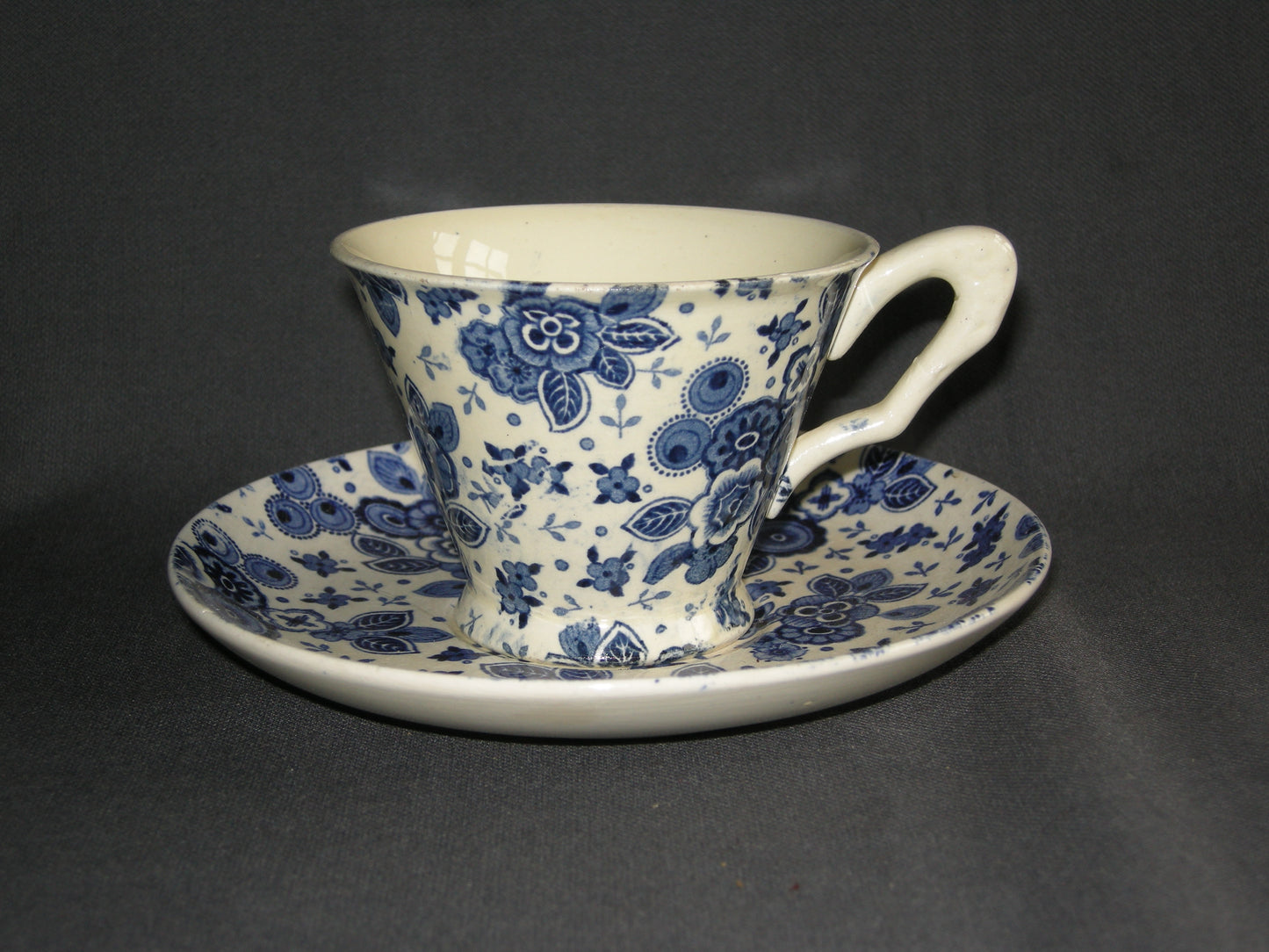 Societe Ceramique Beatrix koffiekop & schotel bloemkooloor