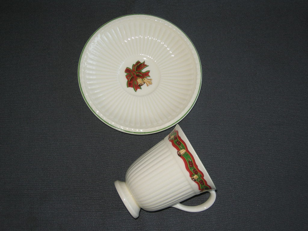 Wedgwood Christmas Time koffiekop & schotel met craquelé
