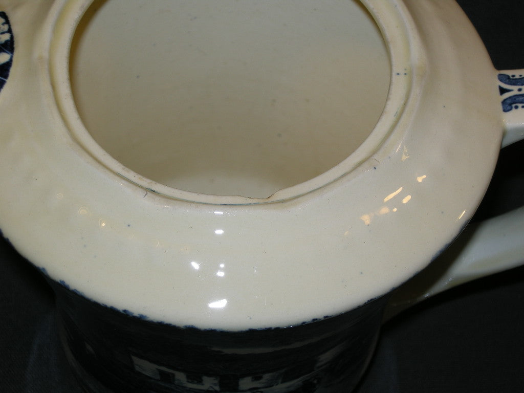 Societé Ceramique Boerenhoeve blauw koffiepot met restauratie