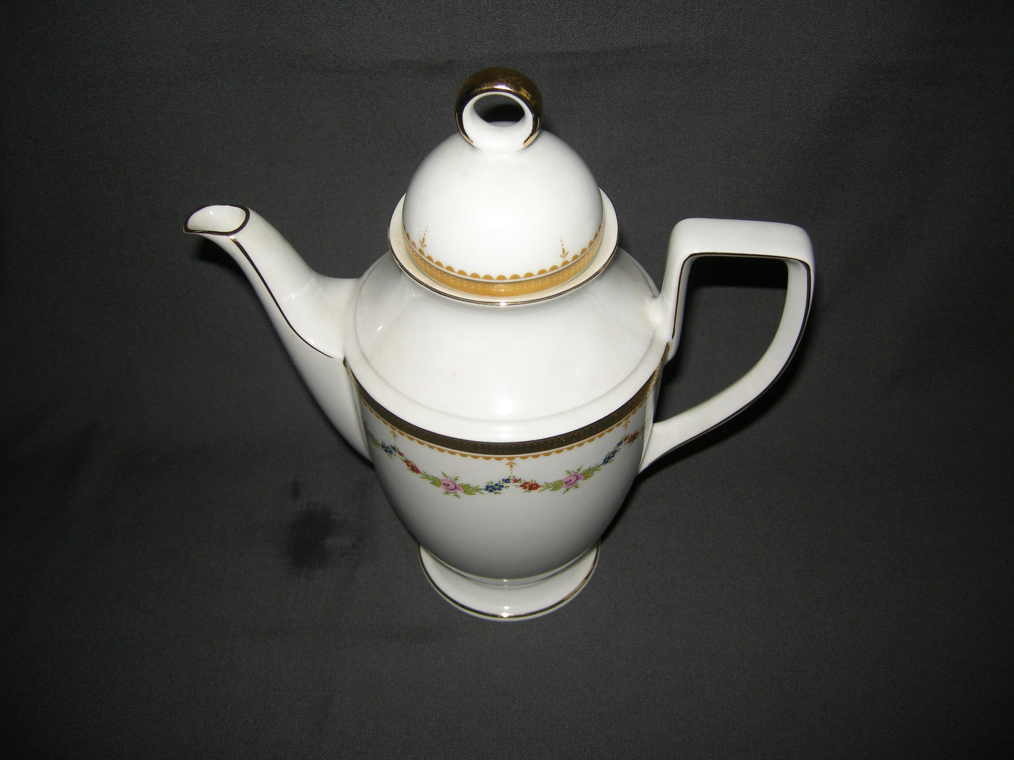 Tirschenreuth wit met goud en bloemguirlandes koffiepot