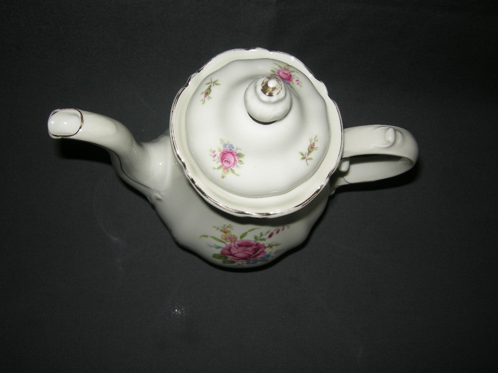 Bavaria roomwit - bloemdecor koffiepot