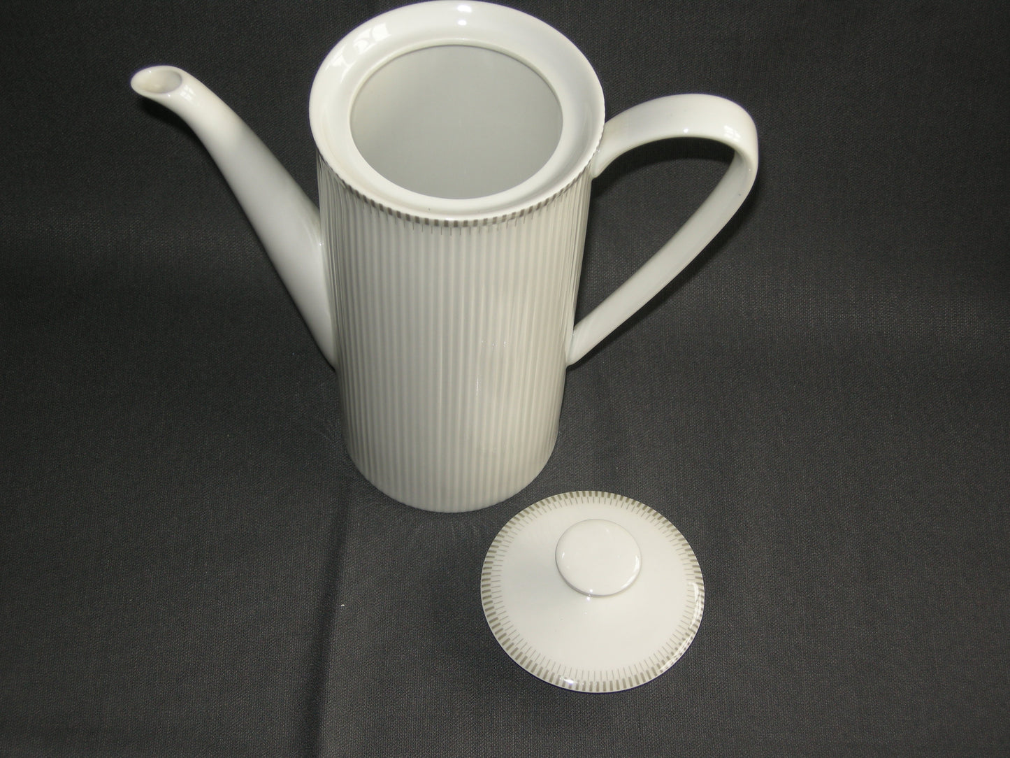 Arzberg Cannelee wit met bruin / grijs decorrandje koffiepot