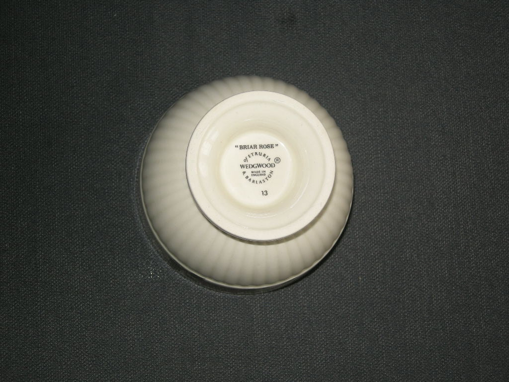 Wedgwood Briar Rose kom O8 cm. met vlekje