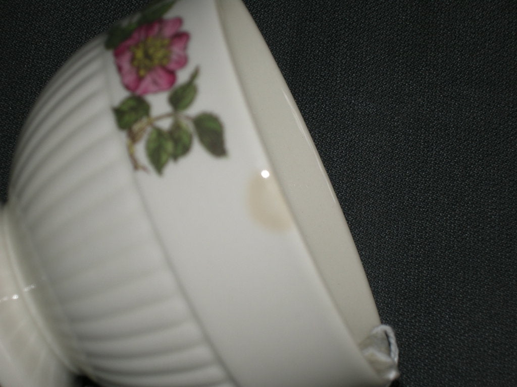 Wedgwood Briar Rose kom O8 cm. met vlekje