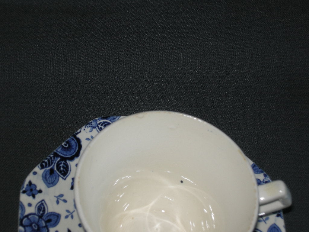 Societe Ceramique Beatrix koffiekop & schotel hoekig oor licht beschadigd