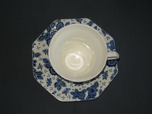 Societe Ceramique Beatrix koffiekop & schotel hoekig oor