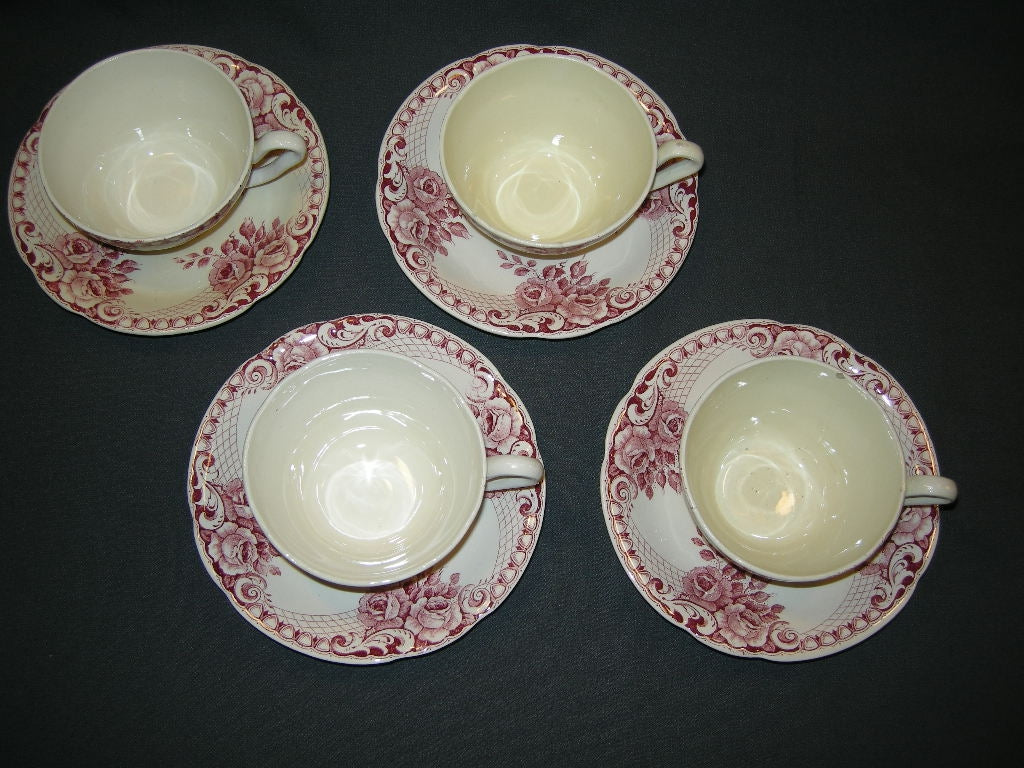 Societe Ceramique Peacock rood kop & schotels met mankementjes